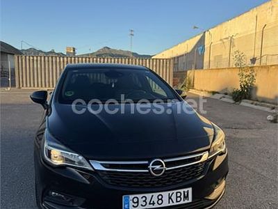 Usado Opel Astra Dynamic 110 CV (80 kW) 2017 Negro Berlina