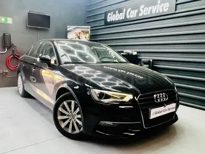 Usado Audi A3 Attraction 105 CV (77 kW) 2013 Negro Berlina