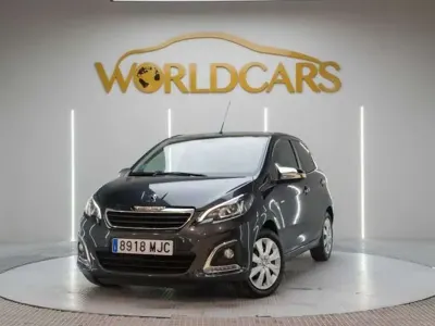 Usado Peugeot 108 Active 72 CV (52 kW) 2021 Gris Utilitario