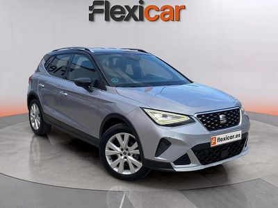Usado Seat Arona Xperience 110 CV (80 kW) 2022 Gris SUV
