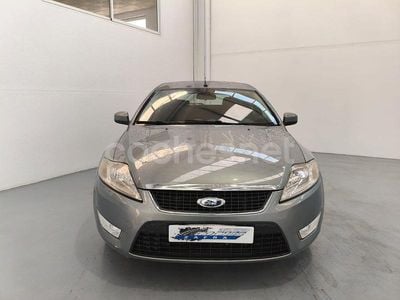 Usado Ford Mondeo Ghia 140 CV (102 kW) 2008 Gris / plata Berlina