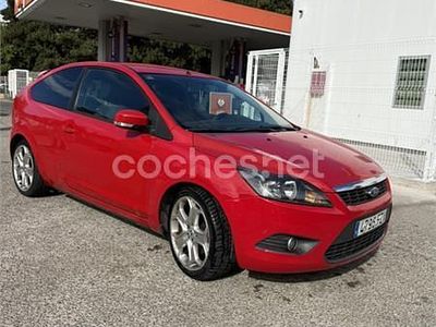 Usado Ford Focus Trend 115 CV (84 kW) 2008 Rojo Berlina