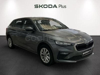 Usado Skoda Scala Selection 115 CV (84 kW) 2025 Gris Utilitario