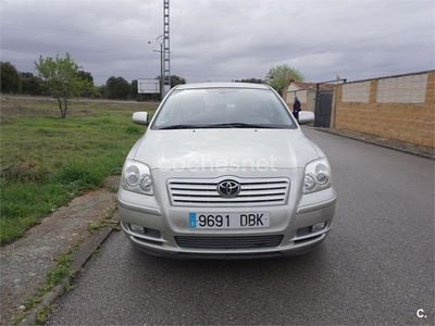 Usado Toyota Avensis Sol 147 CV (108 kW) 2004 Beige Berlina
