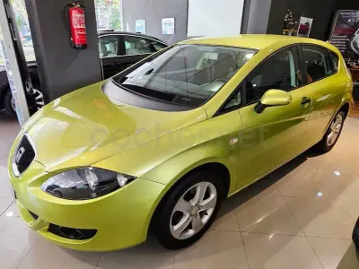 Usado Seat Leon Ecomotive 105 CV (77 kW) 2009 Verde Utilitario