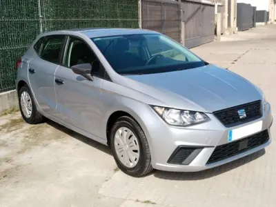 Używany Seat Ibiza Reference 95 KM (69 kW) 2019 Srebrny Hatchback
