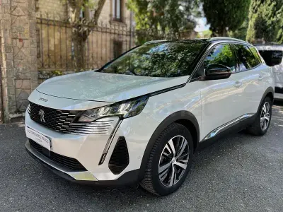 Usado Peugeot 3008 Allure 130 CV (95 kW) 2021 Blanco SUV