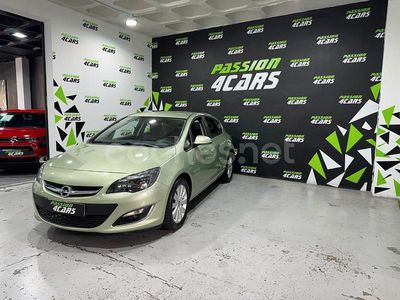 Verde Usado 2014 Opel Astra Excellence Berlina | 6995 € (Precio justo)