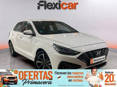 Usado Hyundai i30 120 CV (88 kW) 2021 Blanco