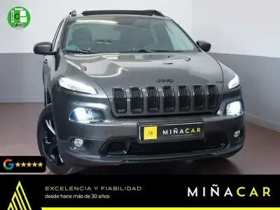 Usado Jeep Cherokee Night Eagle 200 CV (147 kW) 2017 Gris / plata SUV