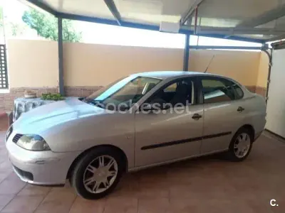 Usado Seat Cordoba Reference 75 CV (55 kW) 2005 Beige Berlina