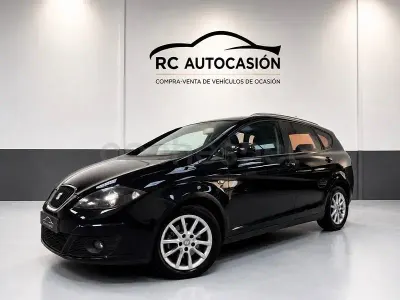 Usado Seat Altea XL Ecomotive 105 CV (77 kW) 2010 Negro Monovolumen