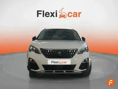 Usado Peugeot 5008 Active 130 CV (95 kW) 2021 Blanco Monovolumen