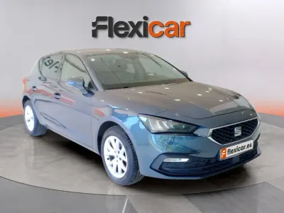 Usado Seat Leon Style 131 CV (96 kW) 2023 Gris Berlina