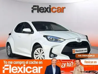 Usado Toyota Yaris Comfort 125 CV (91 kW) 2023 Blanco Utilitario