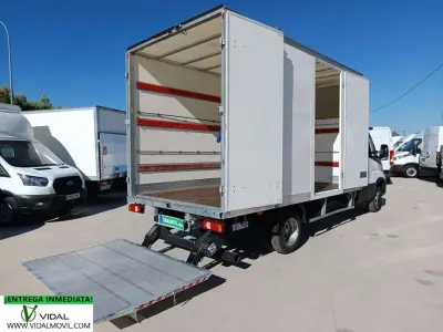Usado Iveco Daily 159 CV (116 kW) 2022 Blanco Van