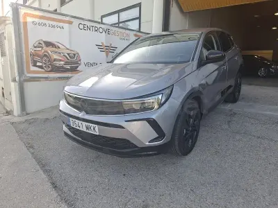 Usado Opel Grandland X 130 CV (95 kW) 2023 Gris / plata SUV