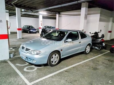 Usado Renault Mégane Coupé R.S. 110 CV (80 kW) 1998 Gris / plata Coupe