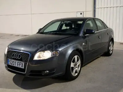 Usado Audi A4 140 CV (102 kW) 2006 Gris / plata Berlina