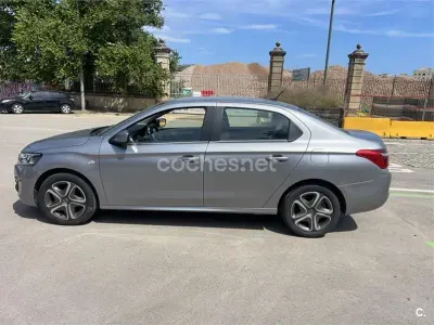Usado Citroën C-Elysee I Shine 115 CV (84 kW) 2018 Gris / plata Berlina