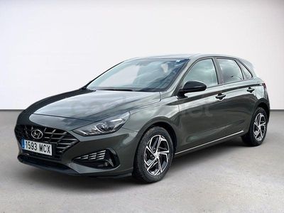 Usado Hyundai i30 N Line 120 CV (88 kW) 2022 Gris / plata Berlina