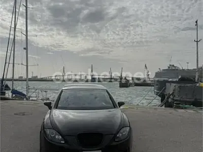 Usado Seat Leon Sport 140 CV (102 kW) 2006 Negro Utilitario