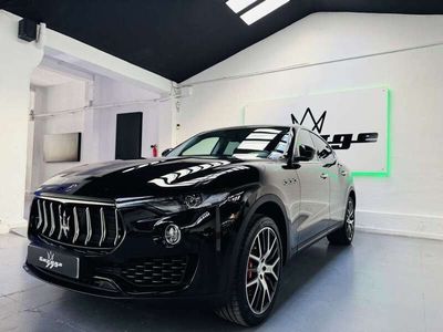 Negro Usado 2018 Maserati Levante SUV | 43.900 €