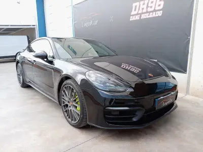 Usado Porsche Panamera 4 Platinum Edition 462 CV (339 kW) 2021 Gris / plata Berlina