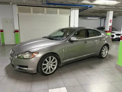 Usado Jaguar XF Premium Luxury 207 HP (152 kW) 2009 Cinzento Sedan