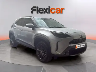 Usado Toyota Yaris 116 CV (85 kW) 2023 Gris Utilitario