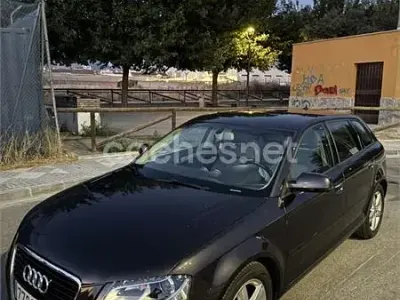 Usado Audi A3 Sportback Attraction 140 CV (102 kW) 2011 Negro Utilitario