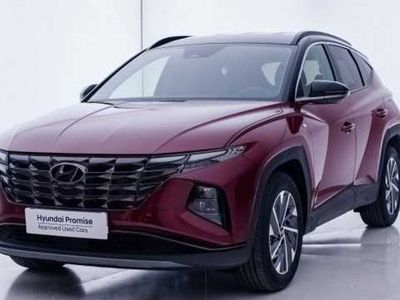 Usado Hyundai Tucson 150 CV (110 kW) 2023 Sunset red/phantom black SUV