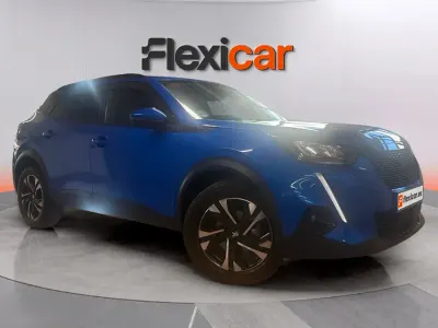 Usado Peugeot 2008 Allure 131 CV (96 kW) 2021 Azul SUV
