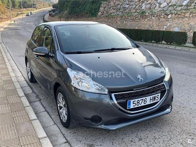 Usado Peugeot 208 Active 68 CV (50 kW) 2014 Gris / plata Utilitario