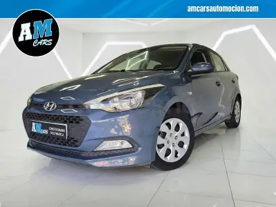 Usado Hyundai i20 84 CV (61 kW) 2015 Azul Berlina