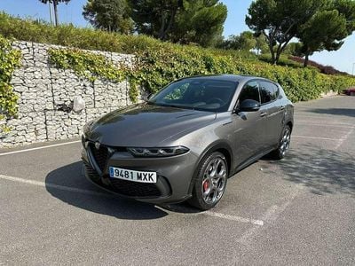 Gris / plata Usado 2023 Alfa Romeo Tonale Veloce SUV | 28.900 € (Caro)