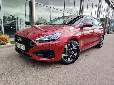 Rojo Usado 2023 Hyundai i30 Berlina | 21.530 € (Un poco caro)