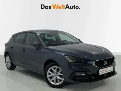 Usado Seat Leon Style 130 CV (95 kW) 2020 Gris