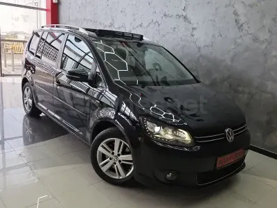 Usado VW Touran Sport 140 CV (102 kW) 2012 Negro Monovolumen