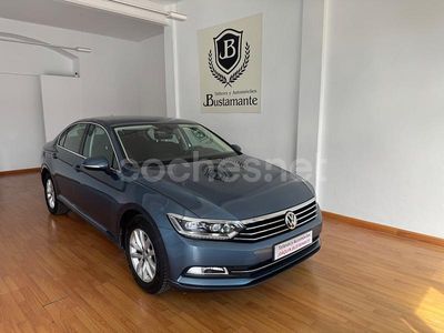 Azul Usado 2018 VW Passat Edition Berlina | 17.990 € (Un poco caro)