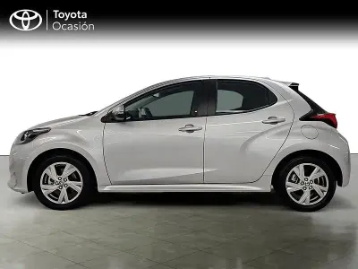 Usado Toyota Yaris Active 116 CV (85 kW) 2025 Gris Utilitario