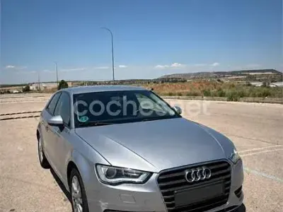 Usado Audi A3 Premium 110 CV (80 kW) 2016 Gris / plata Berlina
