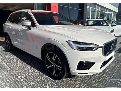Käytetty Volvo XC60 R-Design 150 HP (110 kW) 2019 Valkoinen Katumaasturi
