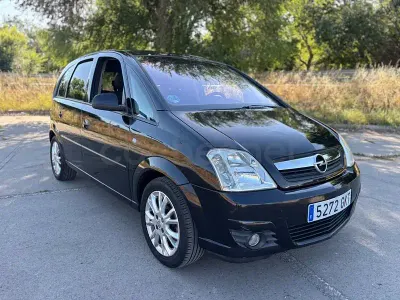 Usado Opel Meriva Cosmo 105 CV (77 kW) 2006 Negro Monovolumen