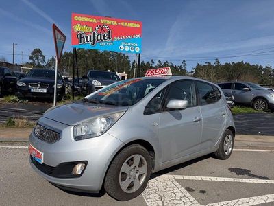 Usado Kia Venga 90 CV (66 kW) 2011 Gris / plata Utilitario