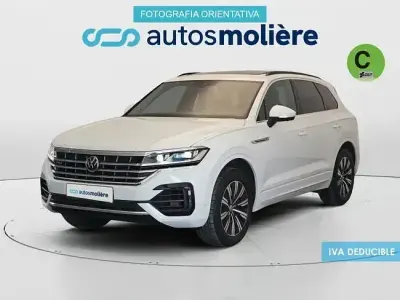 Käytetty VW Touareg R-line 231 HP (169 kW) 2020 Valkoinen Katumaasturi