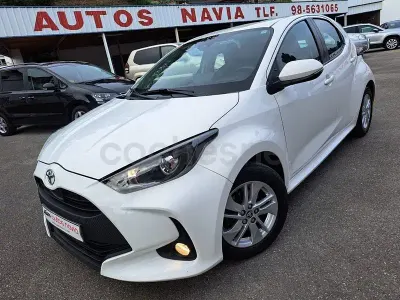 Usado Toyota Yaris 125 CV (91 kW) 2021 Azul Utilitario