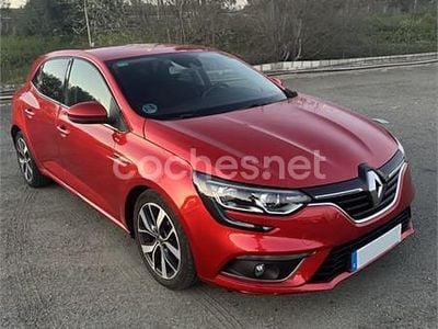 Usado Renault Mégane IV Zen 130 CV (95 kW) 2018 Rojo Berlina