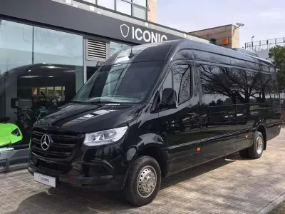 Usado Mercedes Sprinter 190 CV (139 kW) 2022 Negro Van