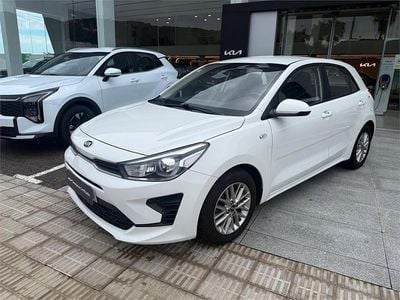 Usado Kia Rio 84 CV (61 kW) 2021 Blanco Berlina